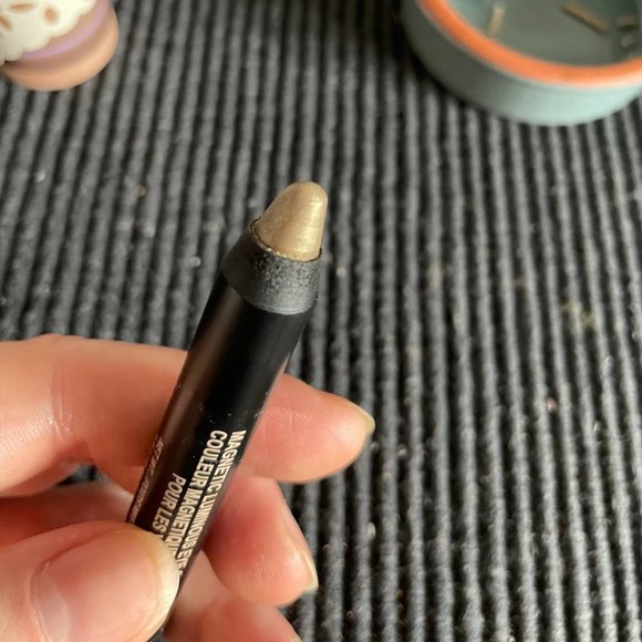 4 eye shades - Magnetic eyeshadow pencil Nudestix, powders Alima & Gia Minerals - Picture 10 of 15